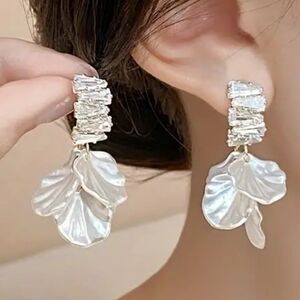 Rhinestone Petal Earrings. NWT